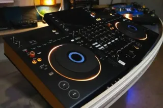 Mesa de mezclas Pioneer DJ OPUS-QUAD