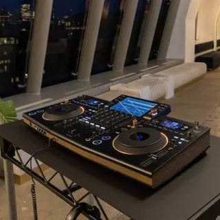 Mesa de mezclas Pioneer DJ OPUS-QUAD