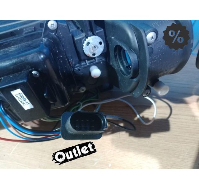 XC FAROS SEAT LEON 1M LUZ DIURNA FONDO NEGRO 99-05 R145670C6