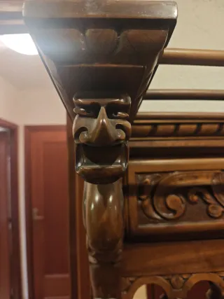 Mueble decorativo de madera