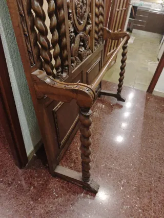 Mueble decorativo de madera