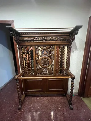 Mueble decorativo de madera