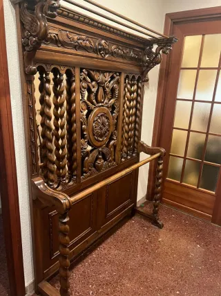 Mueble decorativo de madera