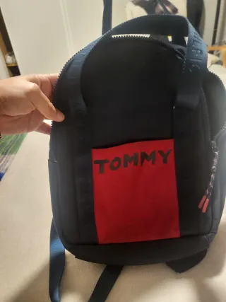 Mochila Tommy Hilfiger Azul y Roja