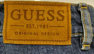Pantalón vaquero Guess azul, nuevo con etiquetas.