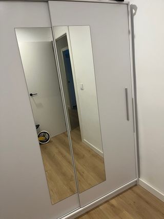 Armario blanco con espejo 150x55x195