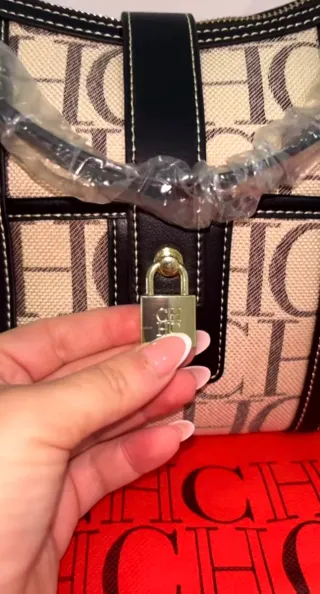 Bolso Carolina Herrera Beige y Negro