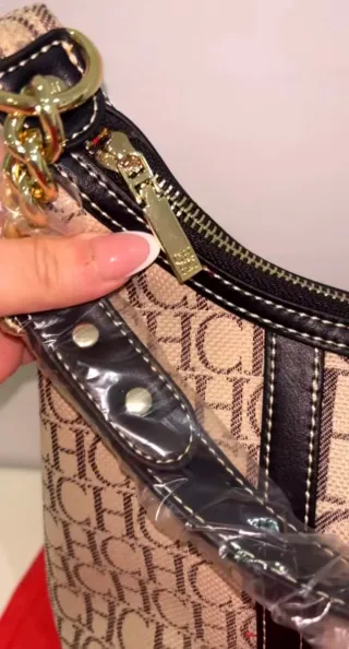 Bolso Carolina Herrera Beige y Negro