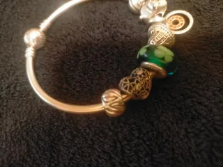 Pulsera Pandora con charms