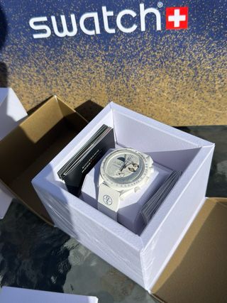 Omega x Swatch Moonswatch Mission to Earthphase