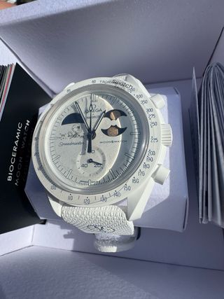 Omega x Swatch Moonswatch Mission to Earthphase