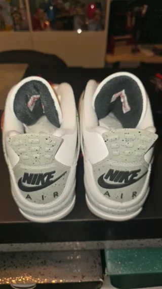 Air Jordan Retro 4 Scarpa