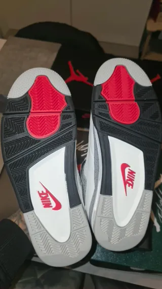 Air Jordan Retro 4 Scarpa