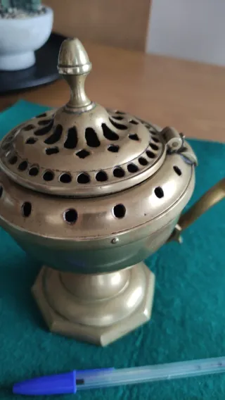 Antiguo inciensario auténtico de bronce