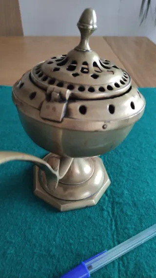 Antiguo inciensario auténtico de bronce