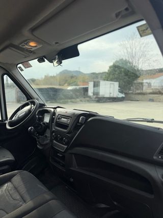 Iveco Daily FRIGO Y PLTAFORMA