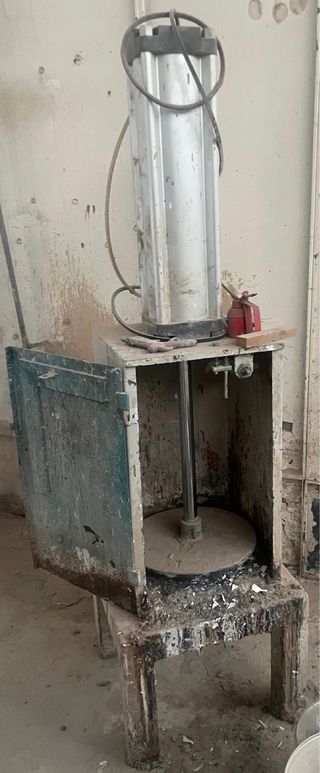 Prensa compactadora latas pulimento