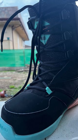 Botas de Snowboard ThirtyTwo Negras y Turquesa