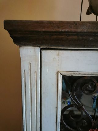 Alacena madera y hierro forjado