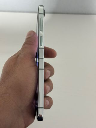 Samsung Galaxy Z Flip 5 5G. 256 GB