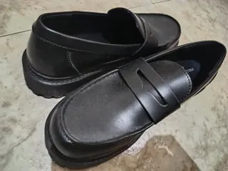 Zapatos de vestir negros para hombre, talla 44.