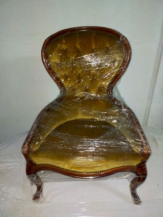 Butaca de terciopelo y madera