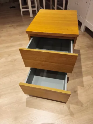 Mesita de noche Ikea madera