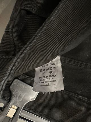 Jeans neri strappati