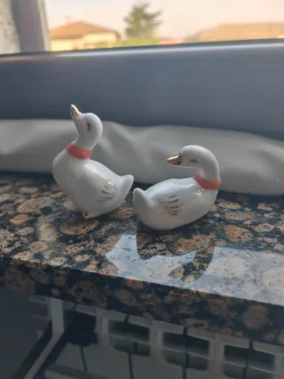 2 oche decorative in ceramica