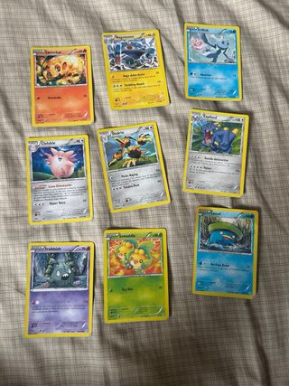 69 cartas pokemon de diferentes años