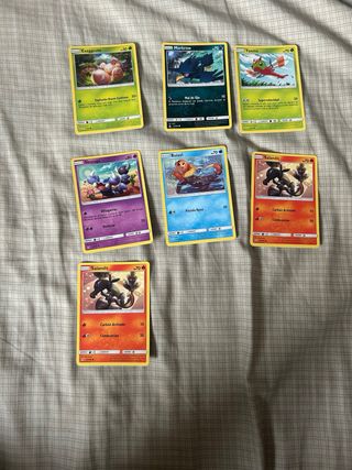 69 cartas pokemon de diferentes años