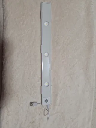 Luz LED para armario/cocina con sensor.