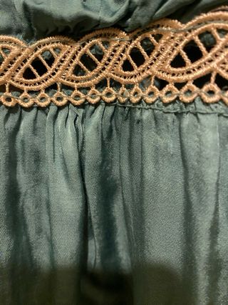 Abito lungo con spalline in pizzo