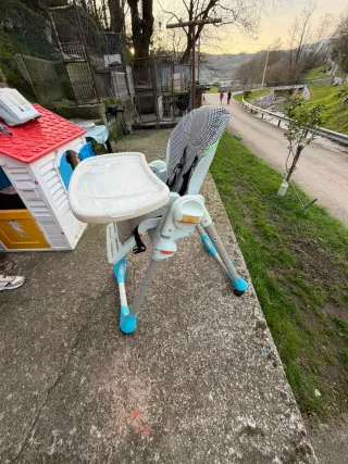 Trona plegable,yreclinable para bebé hasta 3 años