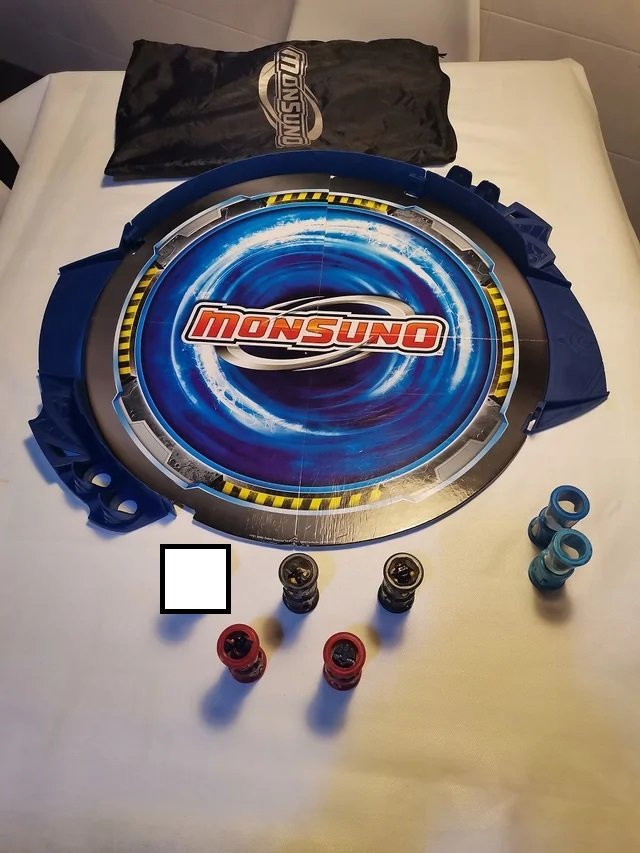 Campo de batalla monsuno, lanzador y 4 figuras