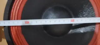 Altavoz LG Negro y Rojo