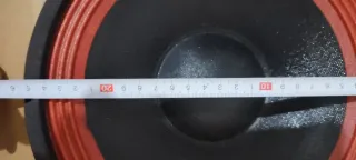 Altavoz LG Negro y Rojo