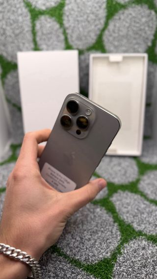 iPhone 15 Pro 128GB Titanio Naturale - Batt 94%