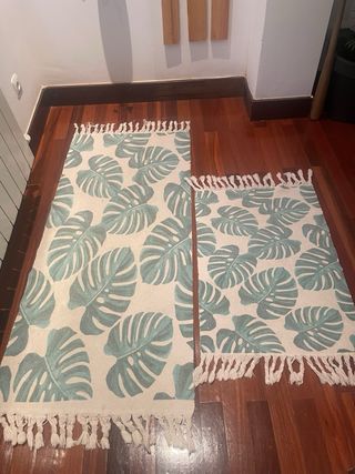 Alfombra de pasillo con diseño de hojas verdes