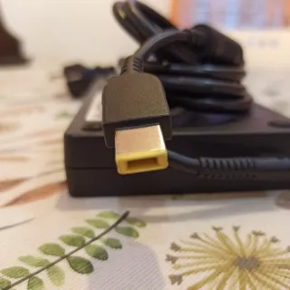 Cargador Lenovo 230W 20V