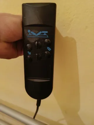 Cama articulada metálica y de madera