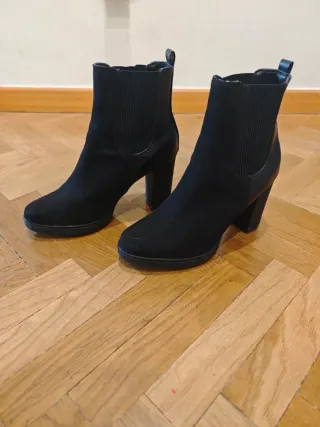 Botines negros tacón