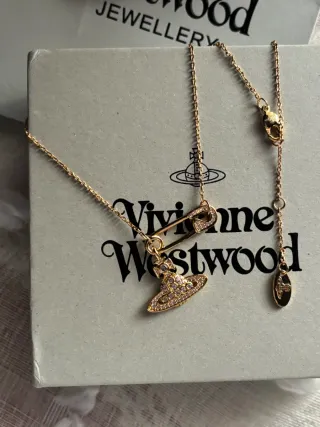 Collar Vivienne Westwood Alfiler y Orbe Saturno