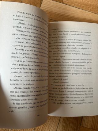 Brújulas que buscan sonrisas perdidas (Spanish ...