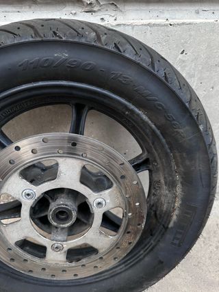 Rueda Delantera Moto Pirelli 110/90-13
