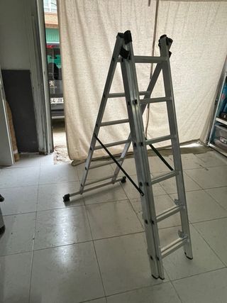 Escalera aluminio 3 tramos 6 peldaños