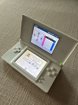 Nintendo DS Lite Blanca + Profesor layton
