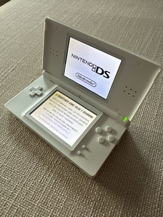Nintendo DS Lite Blanca + Profesor layton