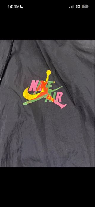 Giacca Jordan Nera e Bianca con Cappuccio