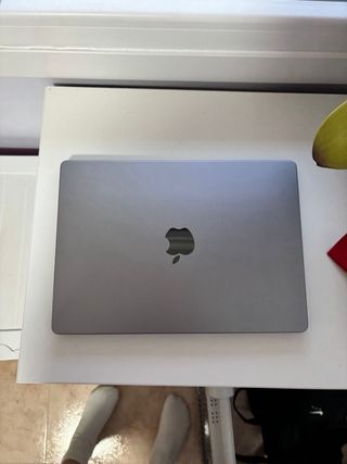 Macbook Pro M3 2024 Space Gray